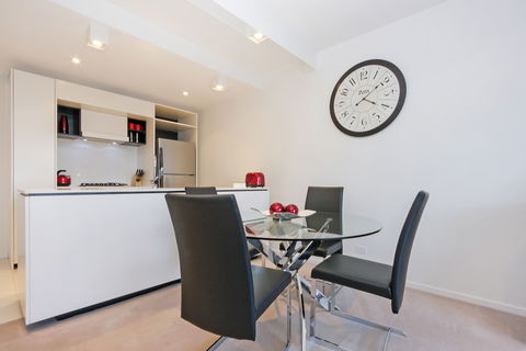 Accommodate Canberra - Dockside - Hervey Bay Accommodation 5