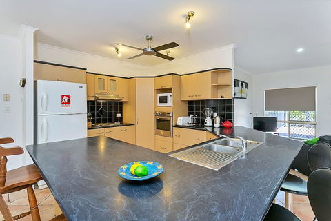 Beachcomber - Tourism Hervey Bay 4