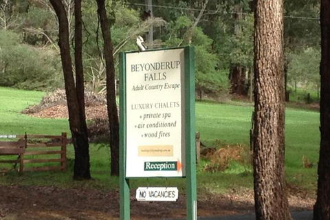 Beyonderup Falls Adult Retreat - Tourism Hervey Bay 2
