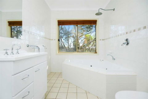 Cabernet Cottage - Hervey Bay Accommodation 3