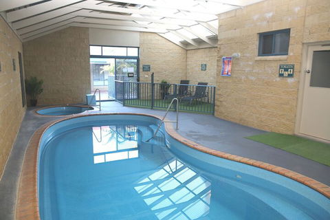 Motel On A'beckett - Hervey Bay Accommodation 3