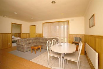 Apollo Bay Backpackers Lodge - Hervey Bay Accommodation 3