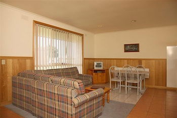 Apollo Bay Backpackers Lodge - Hervey Bay Accommodation 5