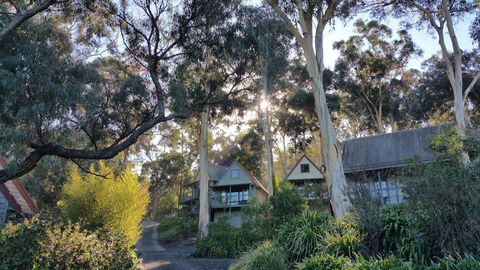 Great Ocean Road Cottages - Hervey Bay Accommodation 3