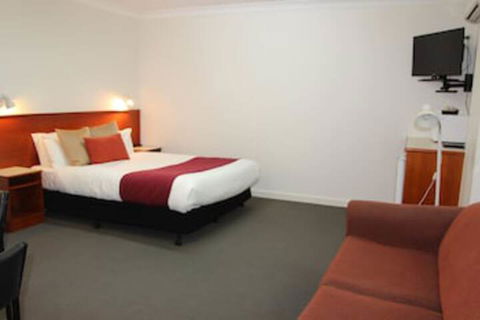 Pioneer Way Motel - Hervey Bay Accommodation 0
