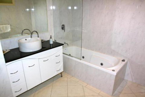 Five Clematis Views - Hervey Bay Accommodation 6