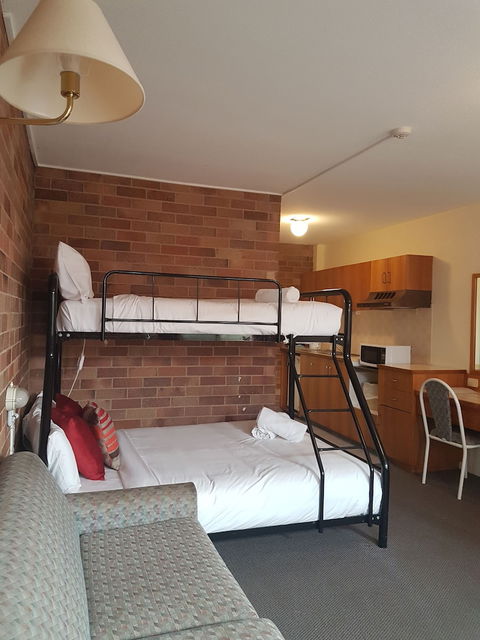 All Seasons Motel Armidale - Hervey Bay Accommodation 3