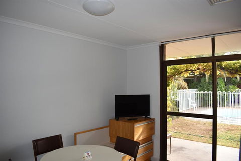 Roundhouse Motel - Tourism Hervey Bay 3