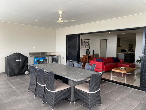 Cooktown Harbour View Luxury Apartments - Hervey Bay Accommodation 3