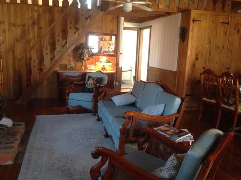 A Country Barn Retreat - Hervey Bay Accommodation 4