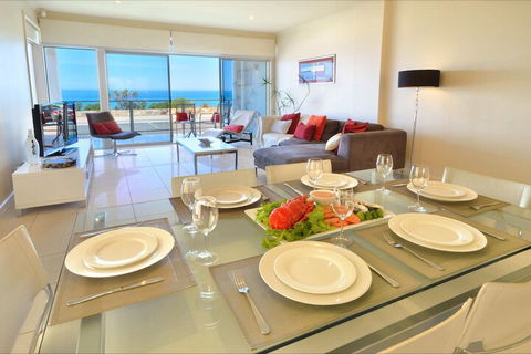 Adelaide Luxury Beach House - Tourism Hervey Bay 2