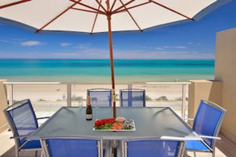 Adelaide Luxury Beach House - Tourism Hervey Bay 0