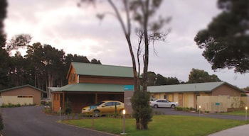 Motel Strahan - Hervey Bay Accommodation 1