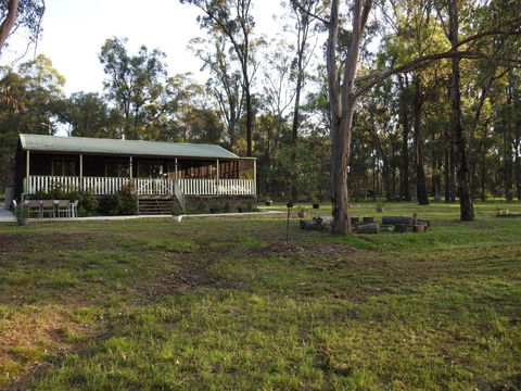 Kangaroo Cottage Cute Accom In Bushland Setting - Hervey Bay Accommodation 5