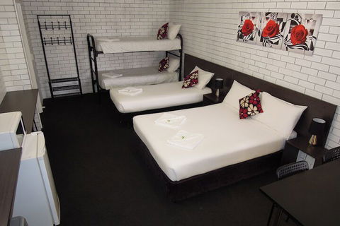 Jackaroo Apartments - Tourism Hervey Bay 1