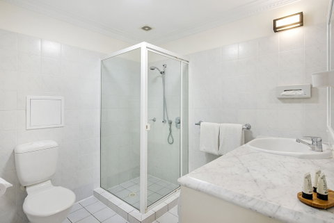 ULTIQA Rothbury Hotel - Hervey Bay Accommodation 3