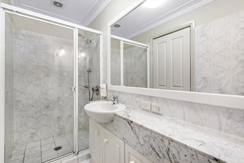 ULTIQA Rothbury Hotel - Hervey Bay Accommodation 5