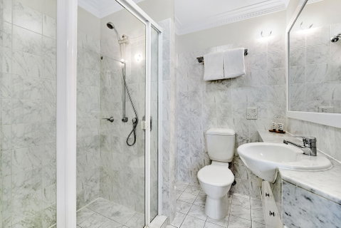 ULTIQA Rothbury Hotel - Hervey Bay Accommodation 4