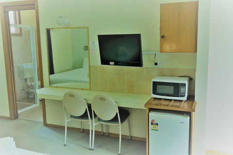 Gosford Inn Motel - Hervey Bay Accommodation 2