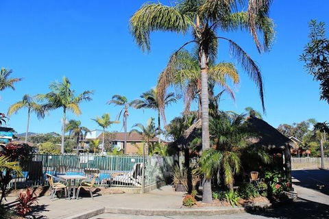 Ocean Side Hawks Nest - Hervey Bay Accommodation 5