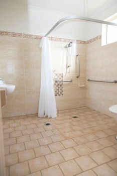 A-line Motel - Hervey Bay Accommodation 5