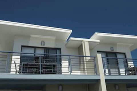 Mollymook Beachfront Executive Apartment - Hervey Bay Accommodation 6