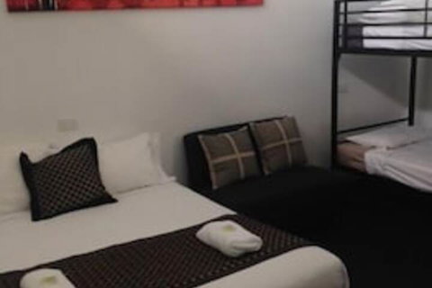 Elmore Victoria Hotel Motel - Hervey Bay Accommodation 3