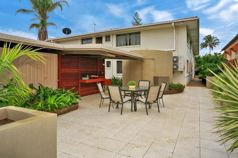 Nautilus Beachside Apartments - Hervey Bay Accommodation 2