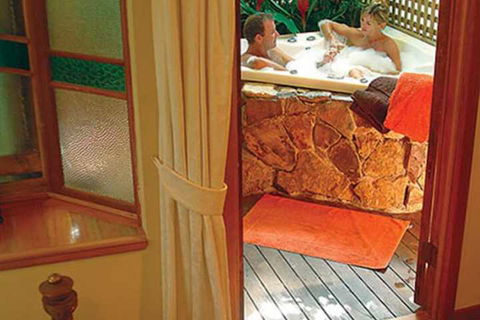 Airlie Waterfront Bed & Breakfast - Tourism Hervey Bay 3