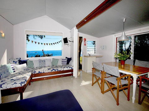 Sea Shanties - Hervey Bay Accommodation 1