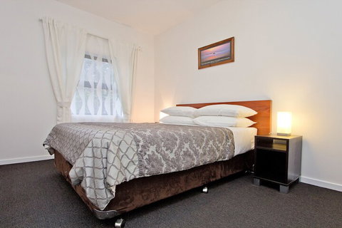 Atlantic West Beach Apartments - Hervey Bay Accommodation 4
