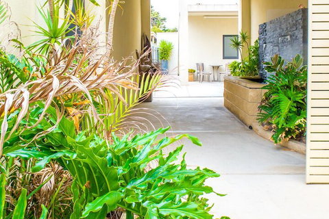 Atlantic West Beach Apartments - Hervey Bay Accommodation 1