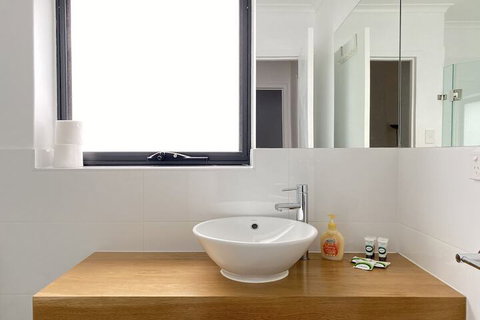 Atlantic West Beach Apartments - Hervey Bay Accommodation 3