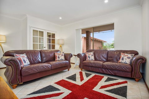 Merridees Place - Tourism Hervey Bay 5