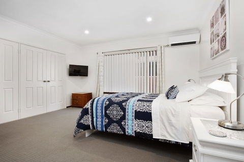 Merridees Place - Tourism Hervey Bay 6