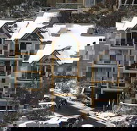 Snowman 1 - Hervey Bay Accommodation