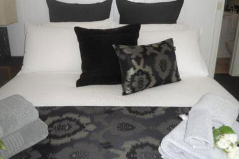 Creek Cottage Bed & Breakfast - Hervey Bay Accommodation 3
