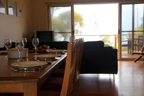 Emu Bay Stay - Hervey Bay Accommodation 2