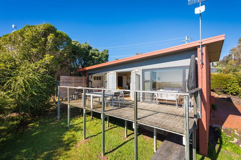 The Love Shack - Tourism Hervey Bay 0