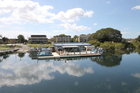 CHILL OUT LAKESIDE At FORSTER - Tourism Hervey Bay 3