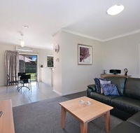 Hamilton Standard Apartment - Hervey Bay Accommodation