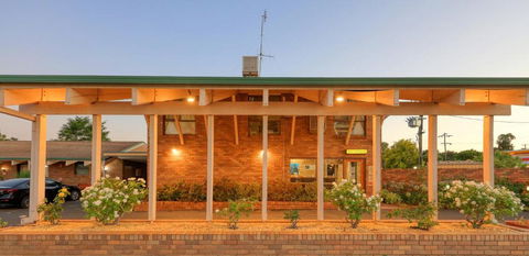 All Travellers Motor Inn - Hervey Bay Accommodation 2