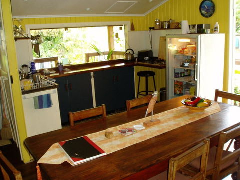 Mango Tourist Hostel - Hervey Bay Accommodation 6