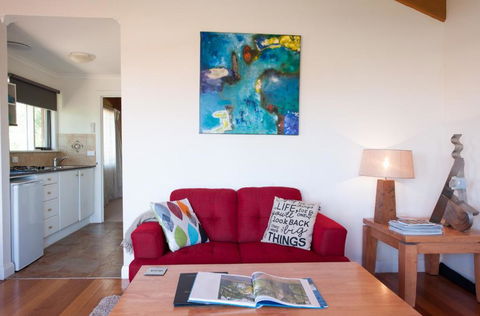 Art At Linden Gate - Hervey Bay Accommodation 2