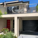 Champagne Stays Apartment - Hervey Bay Accommodation 1
