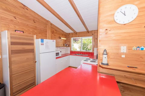 Acacia Cottage - Hervey Bay Accommodation 4
