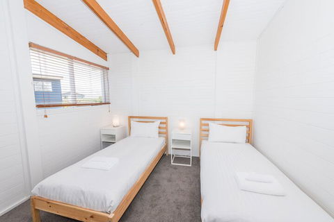 Acacia Cottage - Hervey Bay Accommodation 6