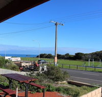 Bott's Beach Retreat - Hervey Bay Accommodation
