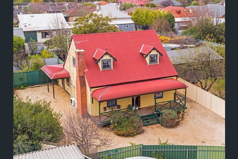 Memory Lane - Hervey Bay Accommodation 1