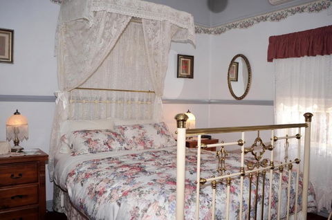 Cuddledoon Cottages Rutherglen - Hervey Bay Accommodation 4